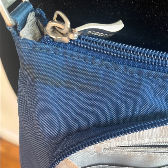 Baggallini Vibrant Blue Vintage Crossbody Bag - Picture 5 of 8